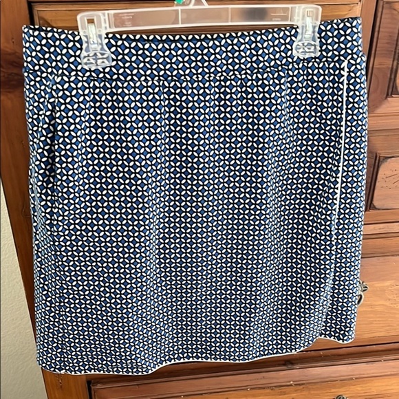 Blue and White Wrap Skort With Pocket for Casual Wear EUC - Picture 4 of 8